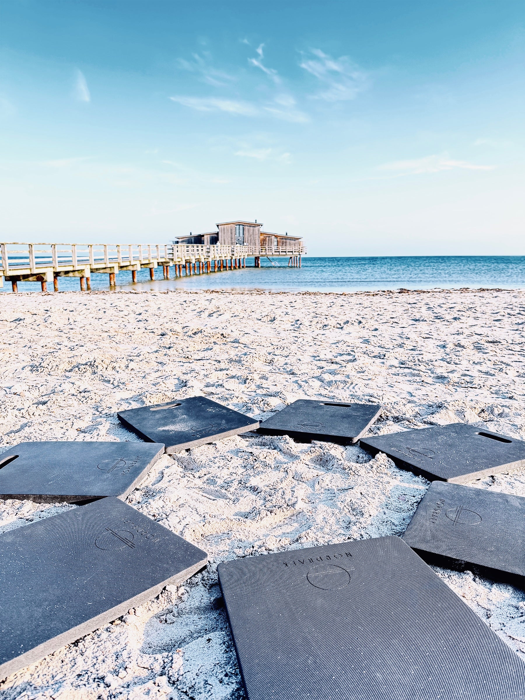 Fodmåtte NORDBAEK Beach Base - brug til at stå og sidde på efter svømmeturen - Black