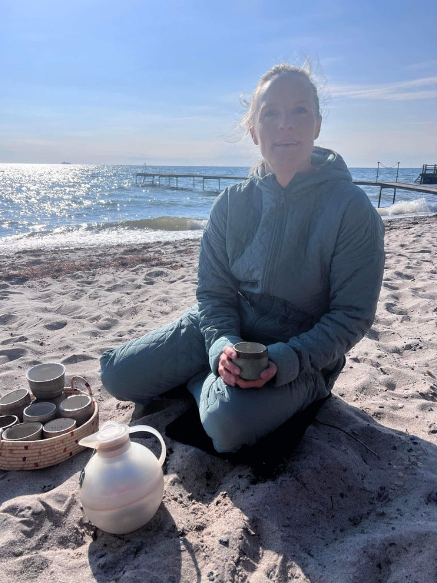 Jumpsuit NORDBAEK Cosy Bay – vindtæt dame heldragt med 100% genanvendt fleece - Aqua