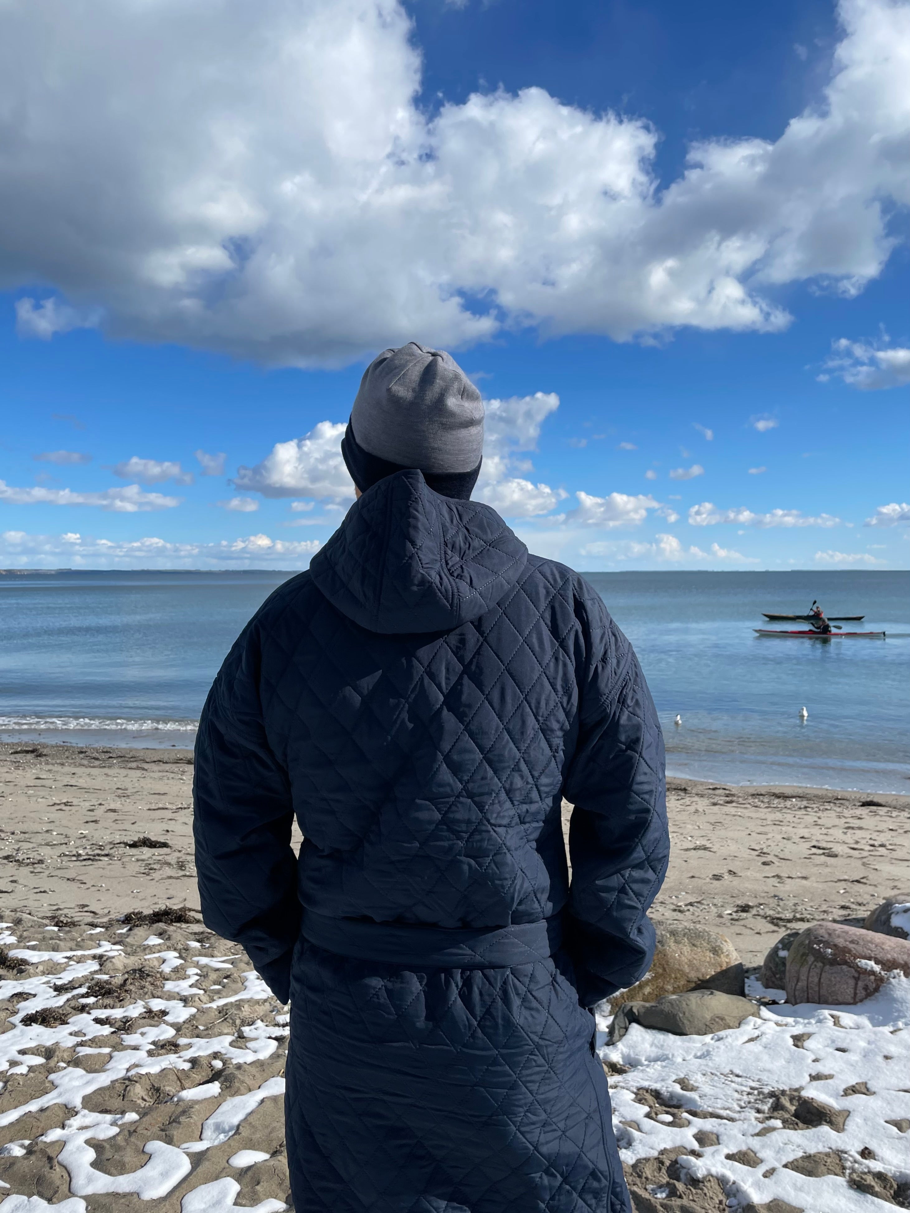 Badekåbe NORDBAEK Long Beach – vindtæt herrekåbe med 100% genanvendt fleece - Navy