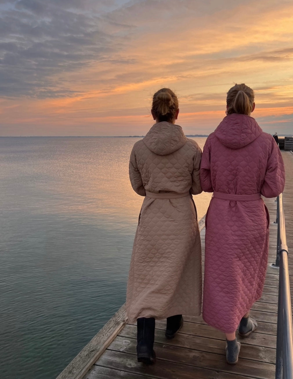 Badekåbe NORDBAEK Soft Breeze – vindtæt damekåbe med 100% oeko-tex bomuldsfrotté - Berry