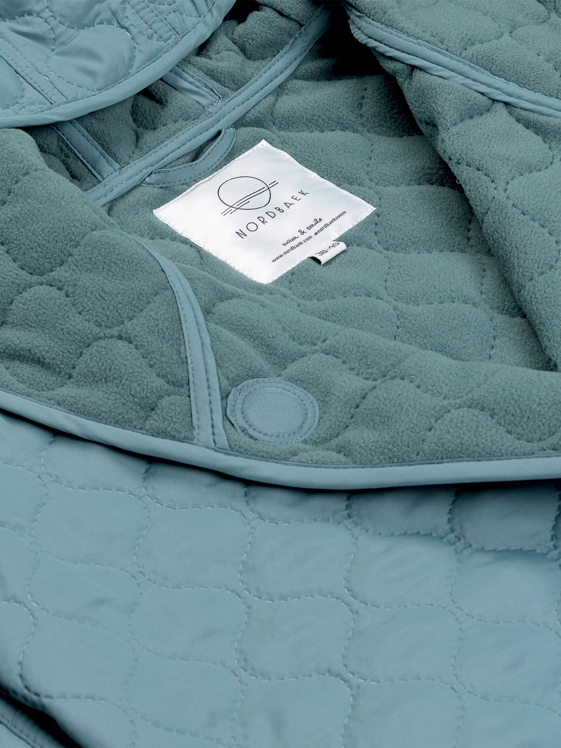 Windy Ocean Badrock Dam - Aqua