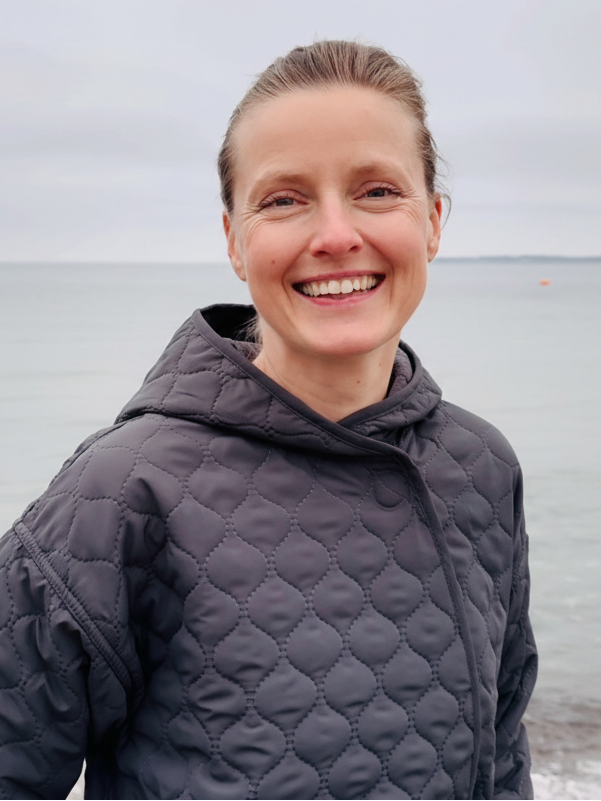 Badekåbe NORDBAEK Windy Ocean – vindtæt damekåbe med 100% genanvendt fleece - Grey