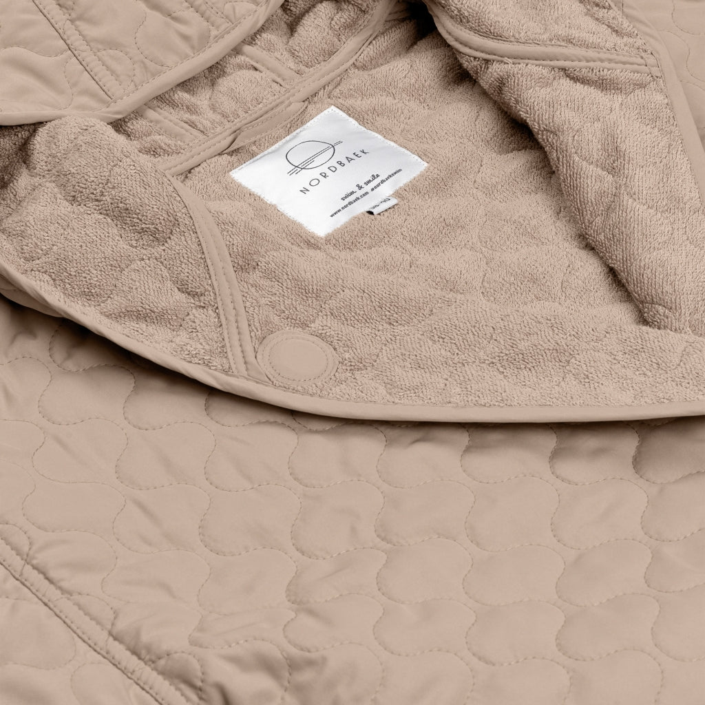 NORDBAEK Badekåbe NORDBAEK Soft Breeze – vindtæt damekåbe med 100% oeko-tex bomuldsfrotté Bath robe Sand