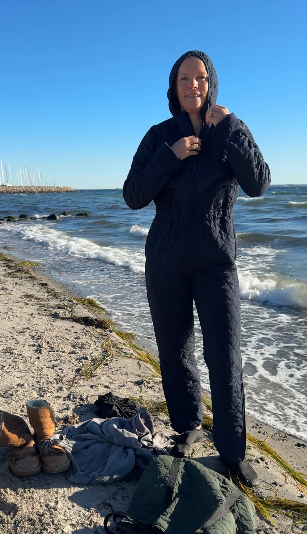 Jumpsuit NORDBAEK Cosy Bay – vindtæt dame heldragt med 100% genanvendt fleece - Grey