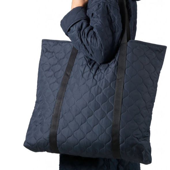 NORDBAEK Taske NORDBAEK Happy Bay – stor og praktisk i genanvendte materialer Bag Navy